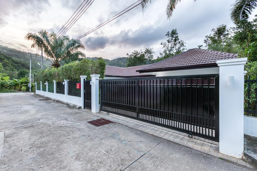 Phikun 4 Bedroom Private Pool Villa Chalong Bagian luar foto